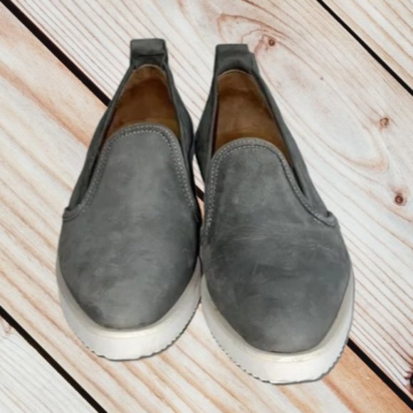 Everlane Nubuck Street Shoe - Picture 2 of 8